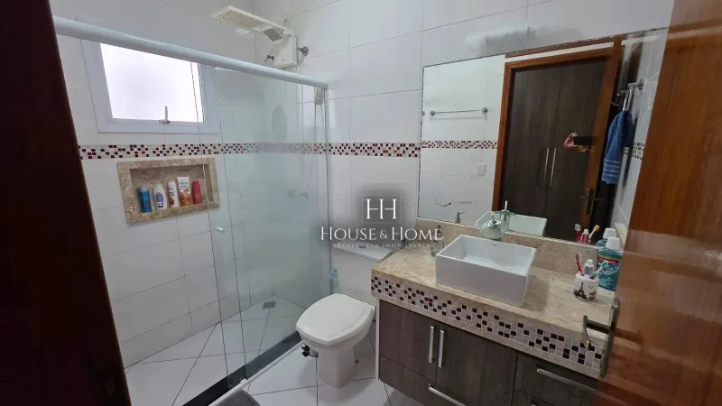 Casa Térrea, com Piscina á Venda 3 Suítes, no bairro Jd. Europa II, em Indaiatuba/SP.