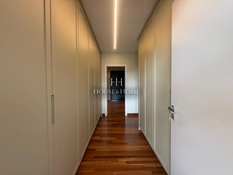Casa à venda com 429,15m² com 4 suítes no condomínio Vila dos Pinheiros em Indaiatuba/SP.