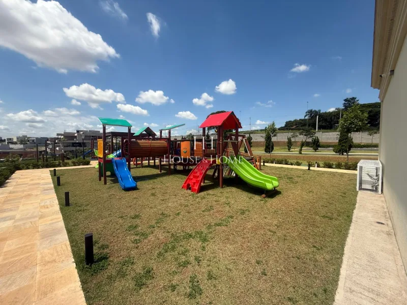 Casa à venda com 429,15m² com 4 suítes no condomínio Vila dos Pinheiros em Indaiatuba/SP.