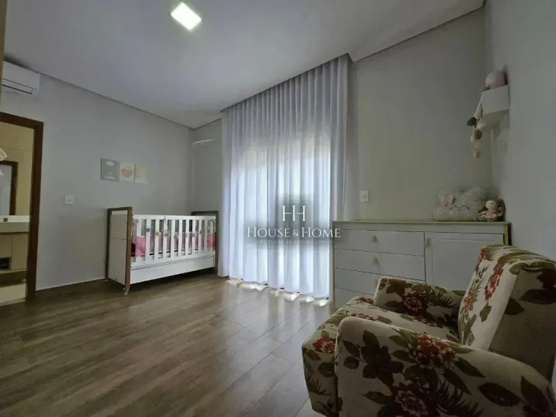 Casa à Venda 3 quartos sendo 3 suítes Jardins Di Roma
