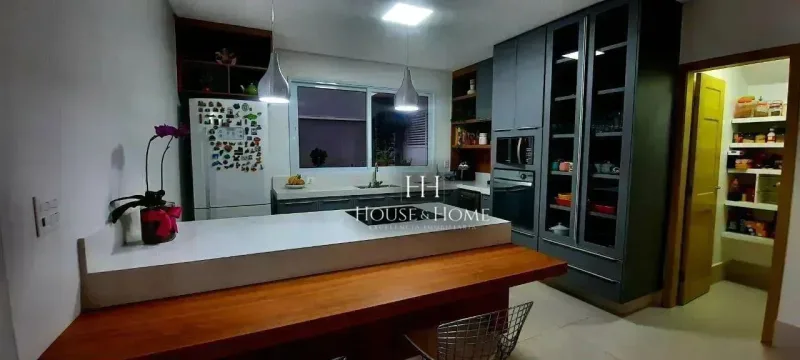 Casa com 3 dormitórios à venda, 248 m² por R$ 2.290.000,00 - Jardim Residencial Dona Maria
