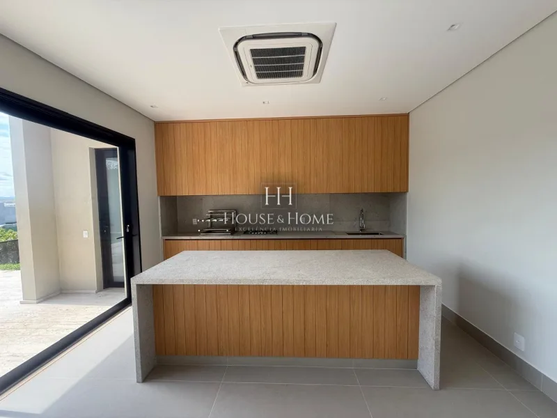 Casa à venda com 429,15m² com 4 suítes no condomínio Vila dos Pinheiros em Indaiatuba/SP.