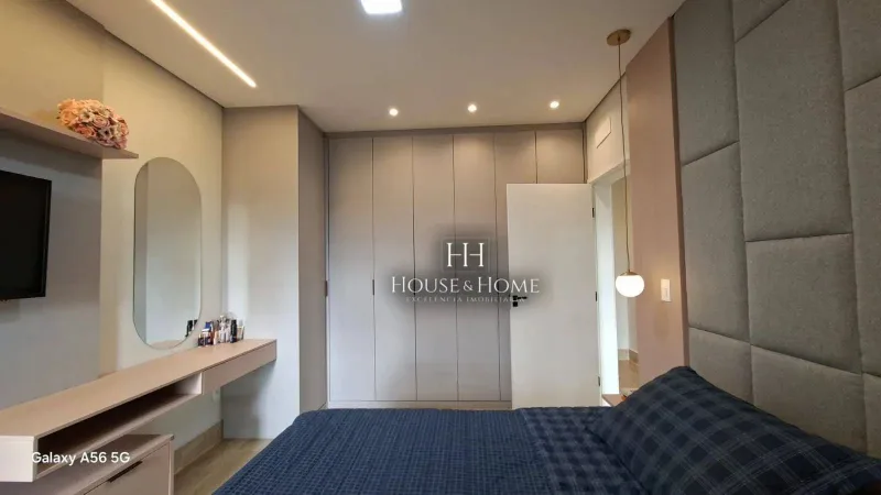 Sobrado á Venda , 3 Quartos, sendo 1 suíte e 2 demi-suites, no condomínio Vila Paraty, em 
