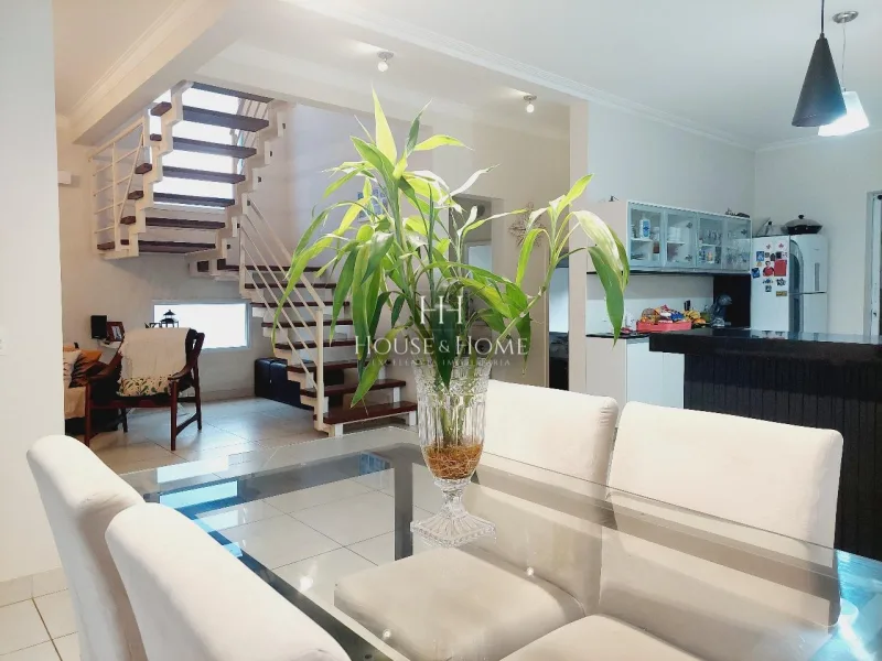 Casa Sobrado à venda com 3 quartos, 1 suite 265m²- Cond. Terra Magna- Indaiatuba/SP