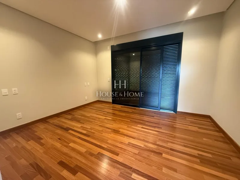 Casa à venda com 429,15m² com 4 suítes no condomínio Vila dos Pinheiros em Indaiatuba/SP.