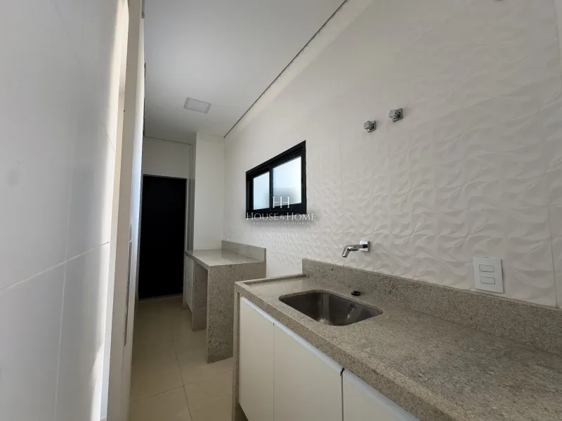 Casa à venda 3 quartos 1 suite 2 demi / sAUNA - Porteira fechada Cond. Dona Maria José em 