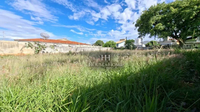 Terreno á Venda, medindo 574,91 m². Boa Topografia, Plano , no bairro Chácara Areal, em In