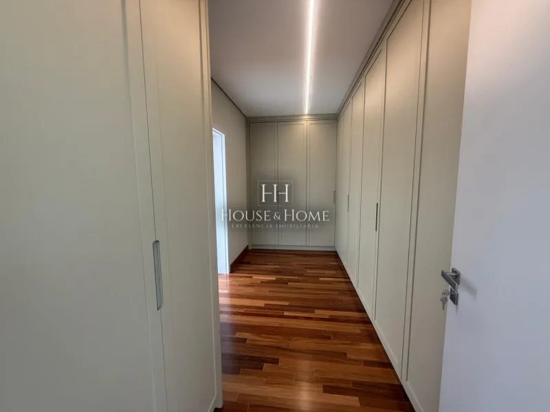 Casa à venda com 429,15m² com 4 suítes no condomínio Vila dos Pinheiros em Indaiatuba/SP.