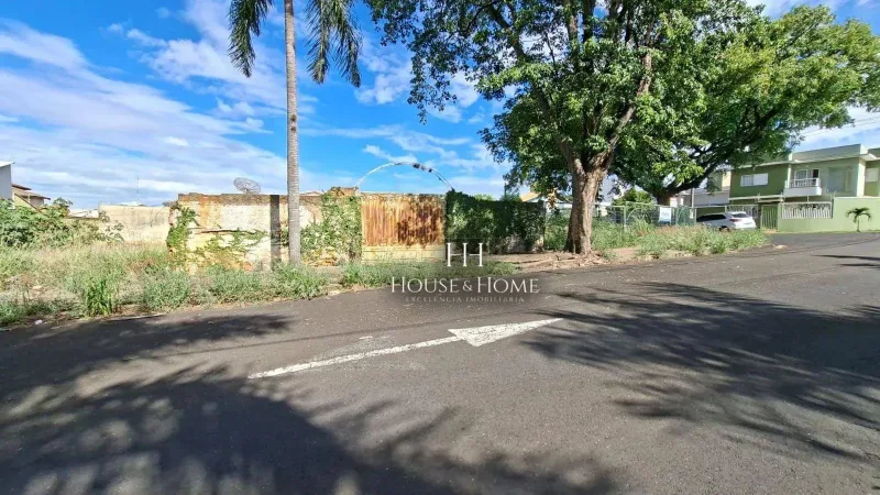 Terreno á Venda, medindo 574,91 m². Boa Topografia, Plano , no bairro Chácara Areal, em In