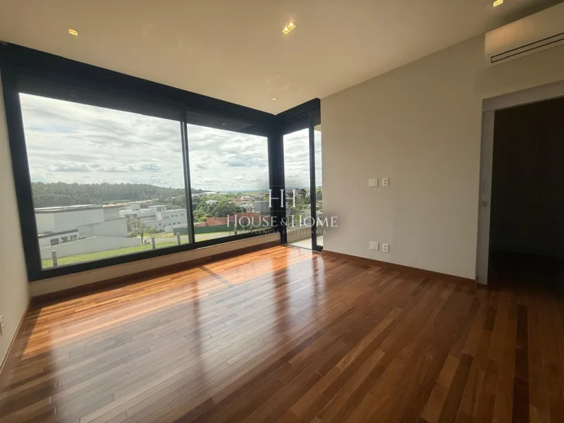 Casa à venda com 429,15m² com 4 suítes no condomínio Vila dos Pinheiros em Indaiatuba/SP.
