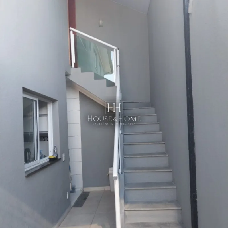 Casa pronta com opção de segundo Imóvel em piso superior para locação
