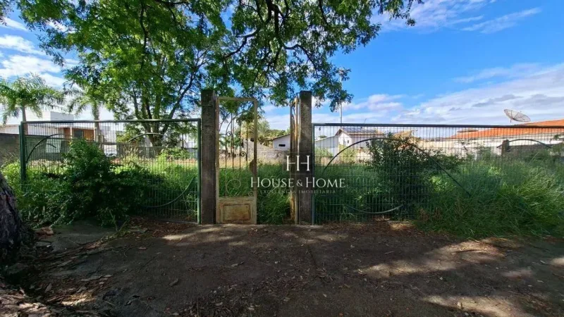 Terreno á Venda, medindo 574,91 m². Boa Topografia, Plano , no bairro Chácara Areal, em In
