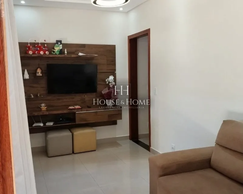 Casa pronta com opção de segundo Imóvel em piso superior para locação