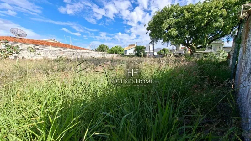 Terreno á Venda, medindo 574,91 m². Boa Topografia, Plano , no bairro Chácara Areal, em In