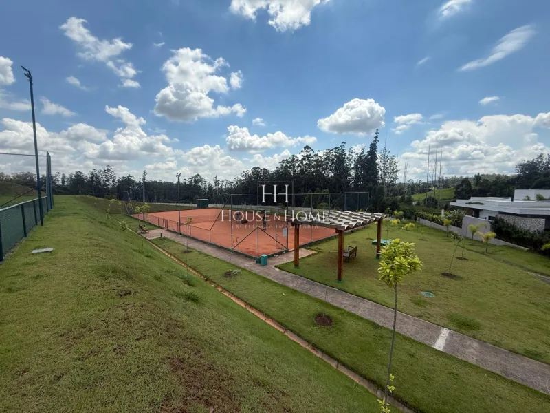 Casa à venda com 429,15m² com 4 suítes no condomínio Vila dos Pinheiros em Indaiatuba/SP.