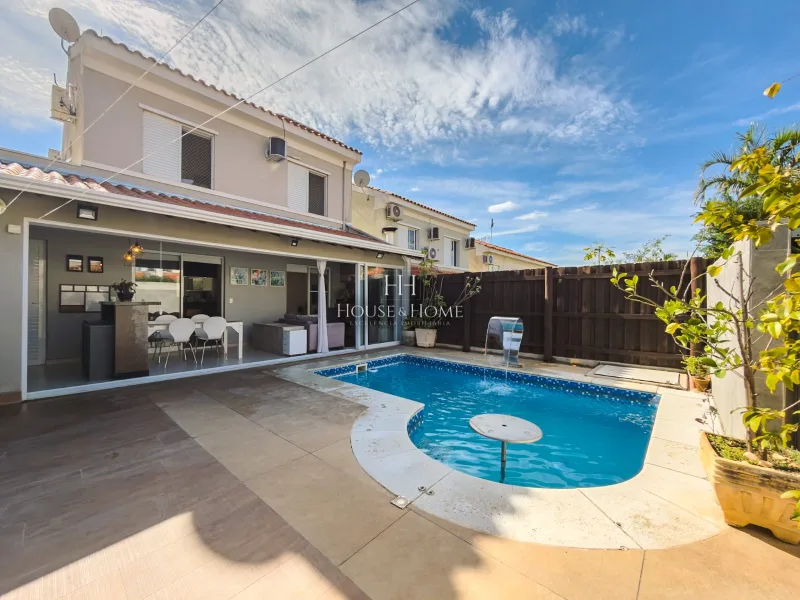 Casa Sobrado à venda 3 quartos / 1 suite com Piscina - Cond. Casa Bela em Indaiatuba/SP
