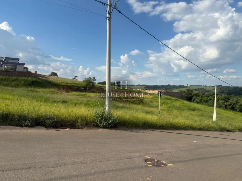 Terreno à Venda no condomínio Quintas da Terracota em Indaiatuba/SP com 1298 metros.