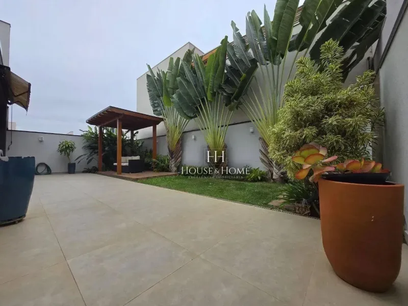 Casa à Venda 3 quartos sendo 3 suítes Jardins Di Roma