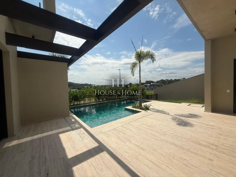 Casa à venda com 429,15m² com 4 suítes no condomínio Vila dos Pinheiros em Indaiatuba/SP.