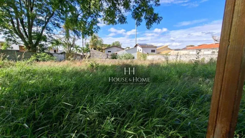 Terreno á Venda, medindo 574,91 m². Boa Topografia, Plano , no bairro Chácara Areal, em In