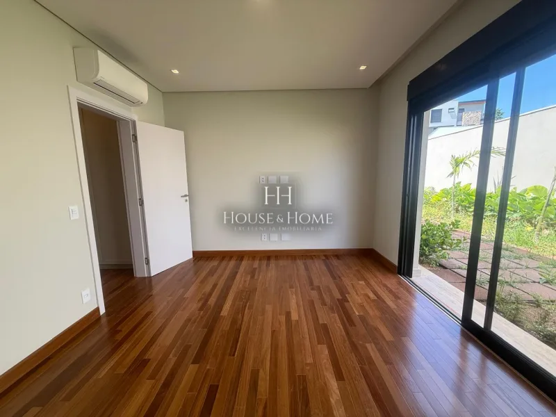 Casa à venda com 429,15m² com 4 suítes no condomínio Vila dos Pinheiros em Indaiatuba/SP.