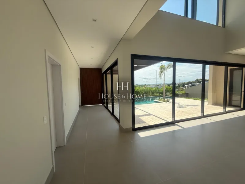 Casa à venda com 429,15m² com 4 suítes no condomínio Vila dos Pinheiros em Indaiatuba/SP.