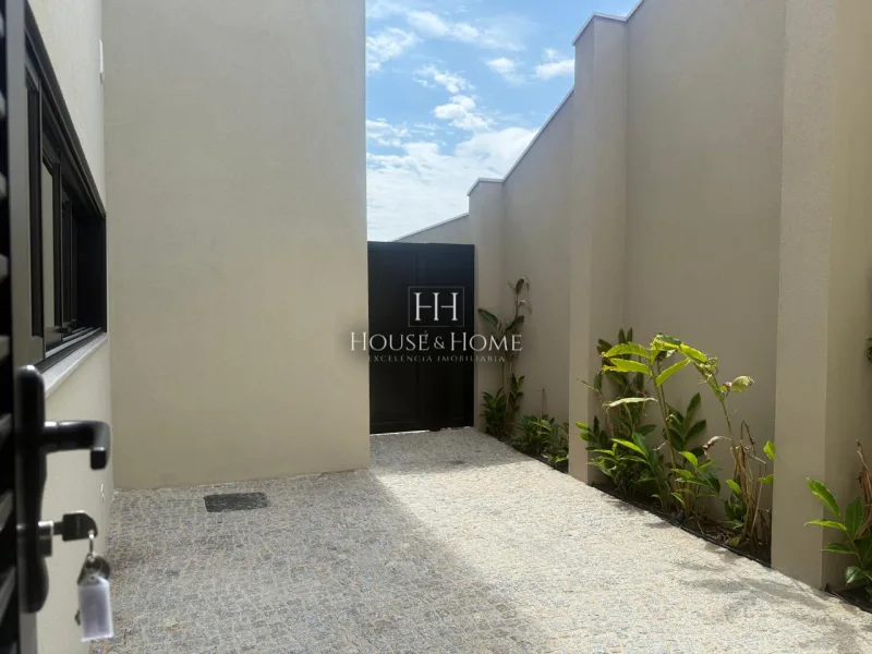 Casa à venda com 429,15m² com 4 suítes no condomínio Vila dos Pinheiros em Indaiatuba/SP.
