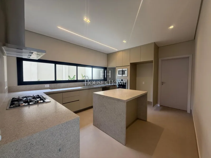 Casa à venda com 429,15m² com 4 suítes no condomínio Vila dos Pinheiros em Indaiatuba/SP.