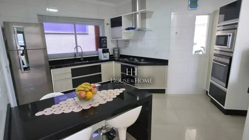 Casa Térrea, com Piscina á Venda 3 Suítes, no bairro Jd. Europa II, em Indaiatuba/SP.