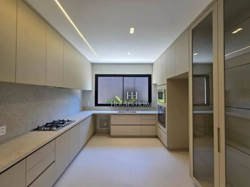 Casa com 4 dormitórios à venda, 455 m² por R$ 6.980.000,00 - Condomínio Villa Dos Pinheiro