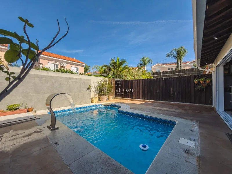 Casa Sobrado à venda 3 quartos / 1 suite com Piscina - Cond. Casa Bela em Indaiatuba/SP