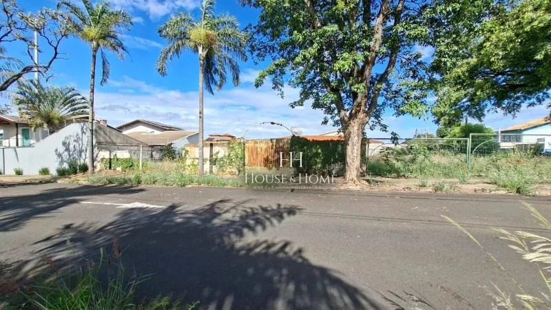 Terreno á Venda, medindo 574,91 m². Boa Topografia, Plano , no bairro Chácara Areal, em In