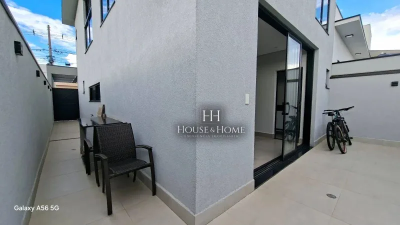 Sobrado á Venda , 3 Quartos, sendo 1 suíte e 2 demi-suites, no condomínio Vila Paraty, em 