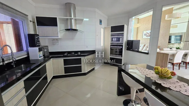 Casa Térrea, com Piscina á Venda 3 Suítes, no bairro Jd. Europa II, em Indaiatuba/SP.
