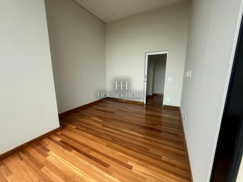 Casa à venda com 429,15m² com 4 suítes no condomínio Vila dos Pinheiros em Indaiatuba/SP.