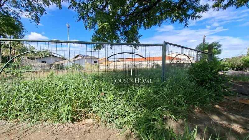 Terreno á Venda, medindo 574,91 m². Boa Topografia, Plano , no bairro Chácara Areal, em In