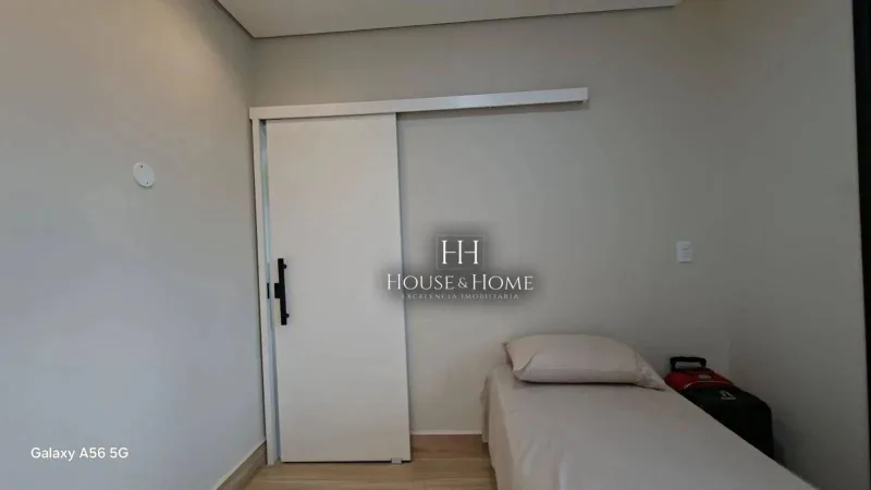 Sobrado á Venda , 3 Quartos, sendo 1 suíte e 2 demi-suites, no condomínio Vila Paraty, em 