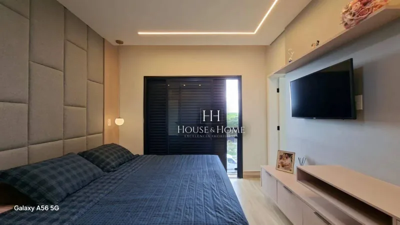 Sobrado á Venda , 3 Quartos, sendo 1 suíte e 2 demi-suites, no condomínio Vila Paraty, em 