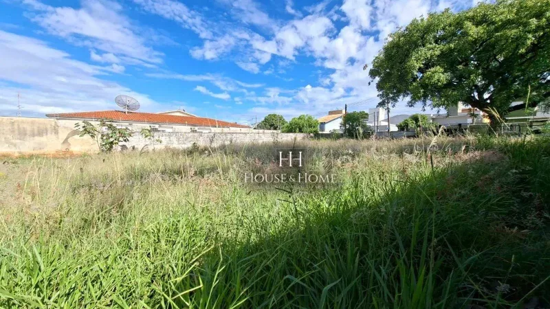 Terreno á Venda, medindo 574,91 m². Boa Topografia, Plano , no bairro Chácara Areal, em In