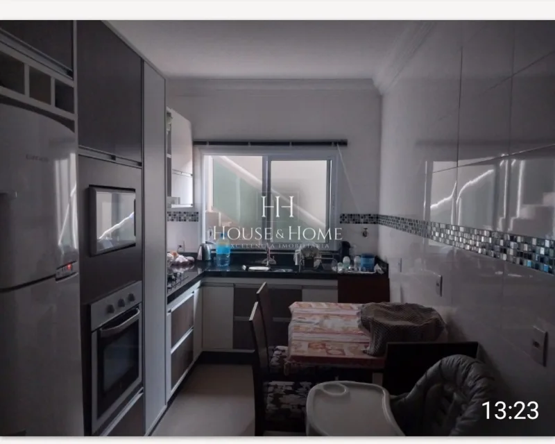 Casa pronta com opção de segundo Imóvel em piso superior para locação