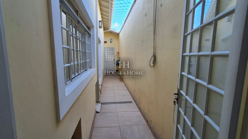 Casa térrea próxima ao centro