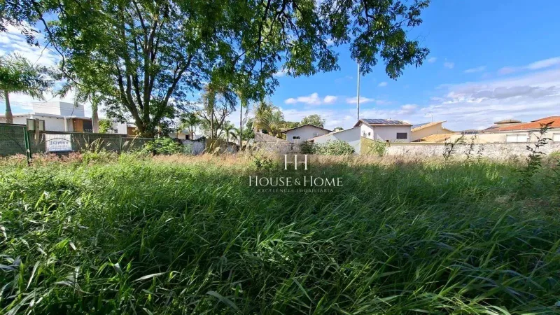 Terreno á Venda, medindo 574,91 m². Boa Topografia, Plano , no bairro Chácara Areal, em In