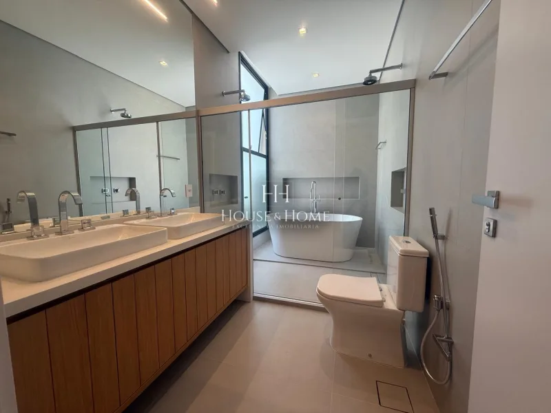 Casa à venda com 429,15m² com 4 suítes no condomínio Vila dos Pinheiros em Indaiatuba/SP.